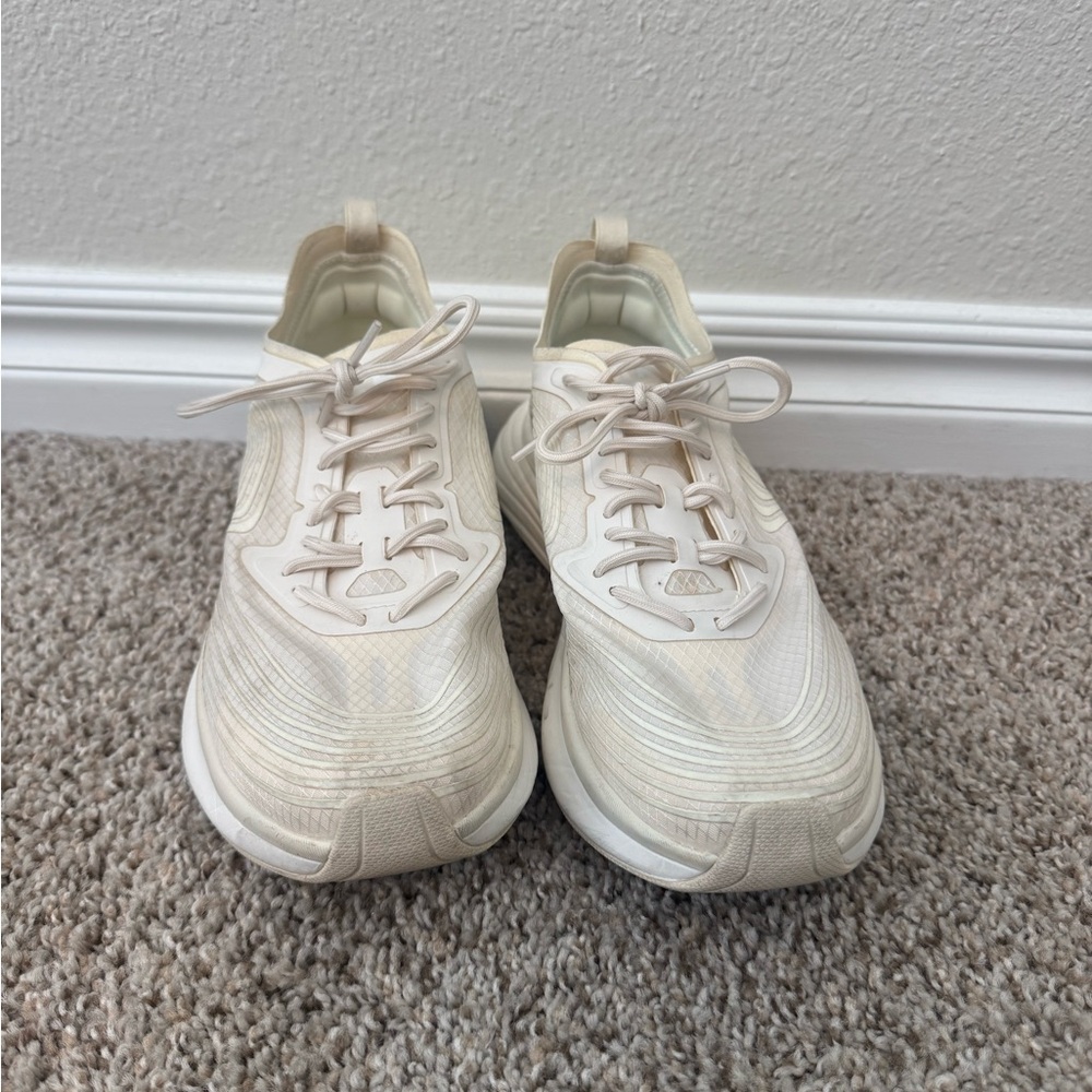 Women’s APL Streamline W size 8